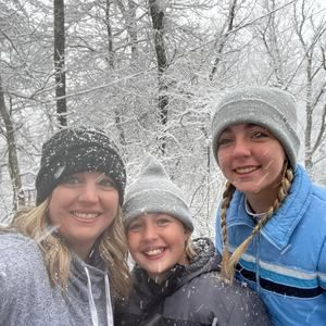 Meet your Posher, Leslie